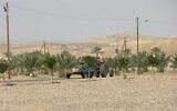 Un véhicule agricole dans le secteur de Tzofar, dans la région d'Arava, sur la frontière israélo-jordanienne, prêtée à l'Etat juif par la Jordanie dans le cadre de l'accord de paix de 1994 au mois de février 2007. (Crédit : Chaver83/Wikimedia Commons)