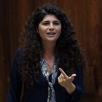 Sharren Haskel lors d'une session plénière à la Knesset le 23 mai 2018. (Yonatan Sindel/Flash90)