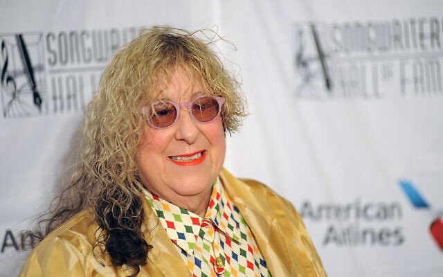 Allee Willis au 49e gala annuel d'intronisation et de remise de prix du Hall of Fame des compositeurs à l'hôtel Marriott Marquis de New York, le jeudi 14 juin 2018, à New York. (Crédit : Brad Barket/Invision/AP)