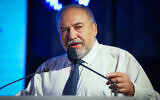Le chef du parti Yisrael Beytenu Avigdor Liberman pendant un événement à Ashdod, dans le sud d'Israël, le 12 décembre 2019. (Crédit : Flash90)