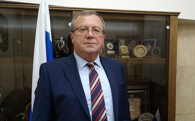 L'ambassadeur russe en Israël Anatoly Viktorov à l'ambassade russe de Tel Aviv, au mois de novembre 2019. (Crédit : Raphael Ahren/TOI)