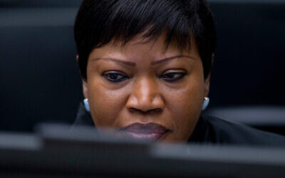La Procureure de la CPI, Fatou Bensouda, à la Cour pénale internationale à La Haye, Pays-Bas, le 28 janvier 2016. (AP Photo/Peter Dejong)