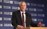 Benny Gantz à la conférence Eli Hurvitz sur l'économie et la société organisée par l'Institut israélien de la démocratie, 17 décembre 2019 (Crédit : Michal Fattal)