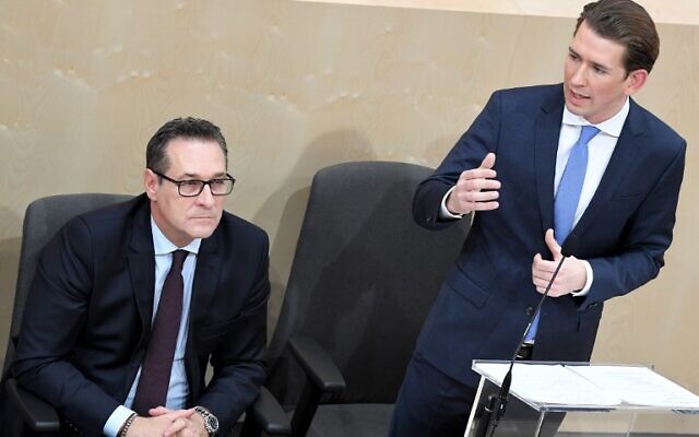 Austrian vice-chancellor Heinz-Christian Strache (L, FPÖ) and Austrian Chancellor Sebastian Kurz (ÖVP) attend a special meeting of the Austrian National Assembly at the temporary parliamentary assembly hall at Vienna Castle on December 20, 2017. / AFP PHOTO / APA / ROLAND SCHLAGER / Austria OUT Austrian vice-chancellor Heinz-Christian Strache (L, FPÖ) and Austrian Chancellor Sebastian Kurz (ÖVP) attend a special meeting of the Austrian National Assembly at the temporary parliamentary assembly hall at Vienna Castle on December 20, 2017. / AFP PHOTO / APA / ROLAND SCHLAGER / Austria OUT