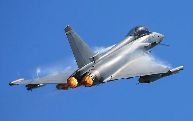 Un Typhoon  de réaction rapide de la Royal Air Force en vol. (Crédit : Royal Air Force)