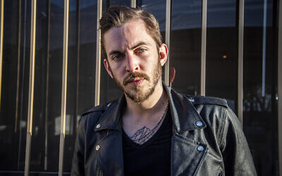 Dennis Lloyd au Festival Coachella Music & Arts Festival à l'Empire Polo Club le dimanche 14 avril 2019 à Indio en Californie (Photo d'Amy Harris/Invision/AP)