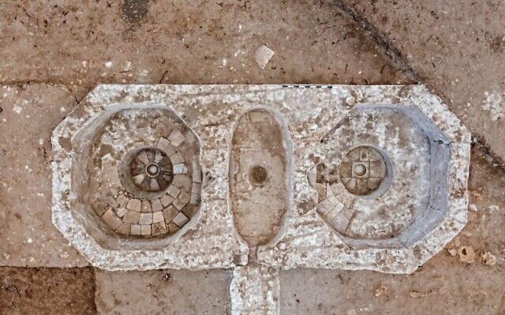 Des pressoirs à vin byzantins sur le site d'Ashkelon (Crédit : Asaf Peretz, Israel Antiquities Authority)