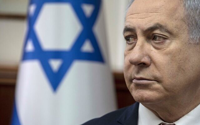 Le Premier ministre Benjamin Netanyahu assiste à la réunion hebdomadaire de son cabinet au bureau du Premier ministre à Jérusalem, le 12 janvier 2020. (Tsafrir Abayov / POOL / AFP) Le Premier ministre Benjamin Netanyahu assiste à la réunion hebdomadaire de son cabinet au bureau du Premier ministre à Jérusalem, le 12 janvier 2020. (Tsafrir Abayov / POOL / AFP)