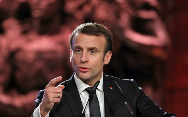 Le président français Emmanuel Macron au 5e Forum de la Shoah, à Jérusalem, le 23 janvier 2020. (Crédit : Abir SULTAN / POOL / AFP)