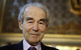 Robert Badinter à une cérémonie de la Cour de Cassation, en janvier 2018. (Crédit : Francois Mori/AP/Pool)