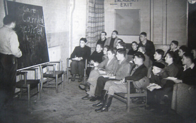 Enfants à l'école du Calgarth Estate vers 1946. (Crédit : Lake District Holocaust Project)