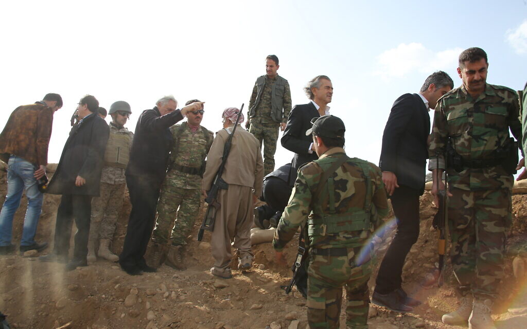 Bernard-Henri Lévy dans son film "Peshmerga". (Avec l'aimable autorisation de Cohen Media Group)