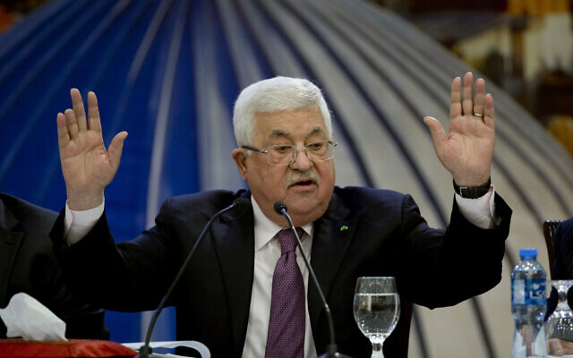 Le président de l'Autorité palestinienne Mahmoud Abbas après une réunion avec des responsables palestiniens en Cisjordanie à Ramallah, le 22 janvier 2020. (AP Photo/Majdi Mohammed)