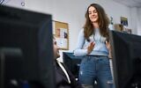 Iva Gumnishka, créatrice de "Humans In The Loop" dans son bureau à Sofia, en Bulgarie le 15 décembre 2019. (Crédit : NIKOLAY DOYCHINOV / AFP)