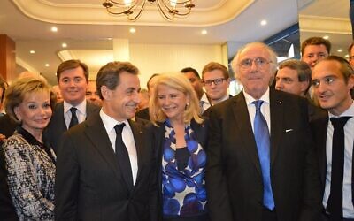 Robert Feldmann (2e à droite) avec l’ancien président français Nicolas Sarkozy, en 2014. (Crédit : Christophe-André Frassa / Facebook)