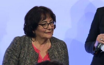 Ruth Halimi, mère d'Ilan, torturé et assassiné en France en février 2006, à la première remise du Prix Ilan Halimi à Matignon, en février 2019. (Crédit : AFPTV)