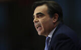 Margaritis Schinas, vice-président de la Commission européenne, au Parlement européen à Bruxelles, le jeudi 3 octobre 2019. (Crédit : AP / Francisco Seco)