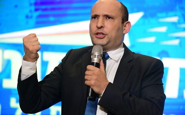 Le ministre de la Défense Naftali Bennett assiste au lancement de la campagne de l'alliance politique de droite Yamina, le 12 février 2020. (Crédit : Tomer Neuberg/FLASH90) Le ministre de la Défense Naftali Bennett assiste au lancement de la campagne de l'alliance politique de droite Yamina, le 12 février 2020. (Crédit : Tomer Neuberg/FLASH90)