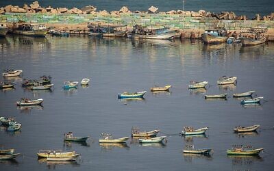 Des bateaux de pêche dans le port de la ville de Gaza, le 25 juin 2019. (Hassan Jedi/Flash90)