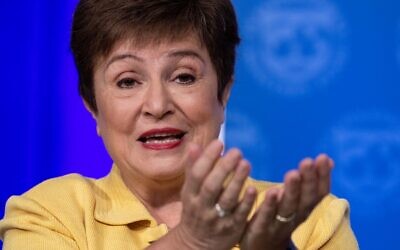 Le dirigeante du Fonds monétaire international Kristalina Georgieva s'exprime lors d'une conférence de presse sur le COVID-19 à Washington, le 4 mars 2020. (NICHOLAS KAMM / AFP)