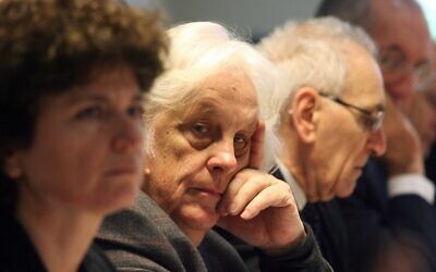 (Archives) Pierre Truche participe à une conférence de presse à Paris, le 12 avril 2006. (Crédit : Thomas COEX / AFP)