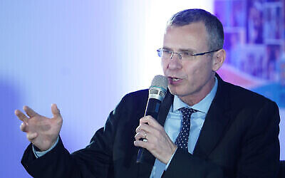 Le chef de faction du Likud, Yariv Levin, lors d'une conférence à Kedem, en Cisjordanie, le 5 septembre 2019. (Crédit: Hillel Maeir/Flash90) Le chef de faction du Likud, Yariv Levin, lors d'une conférence à Kedem, en Cisjordanie, le 5 septembre 2019. (Crédit: Hillel Maeir/Flash90)