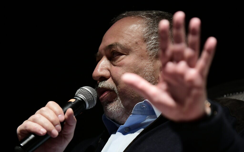 Le président d’YIsrael Beytenu, Avigdor Liberman, lors d'un événement à Glilot, le 20 décembre 2019. (Crédit : Tomer Neuberg / Flash90)