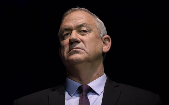 Le leader de Kakhol lavan Benny Gantz s'exprime lors d'un événement électoral à Tel Aviv, le 17 février 2020. (Crédit : Gili Yaari / Flash90)