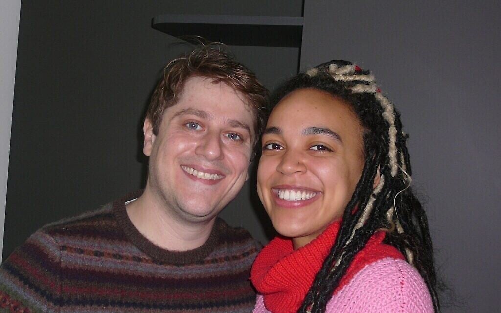 Le producteur Alon Gur et son épouse réalisatrice Rachel Harrison Gordon, après la projection de leur film "Broken Bird" à la Berlinale, en février 2020. (Crédit : Igal Avidan/ToI)