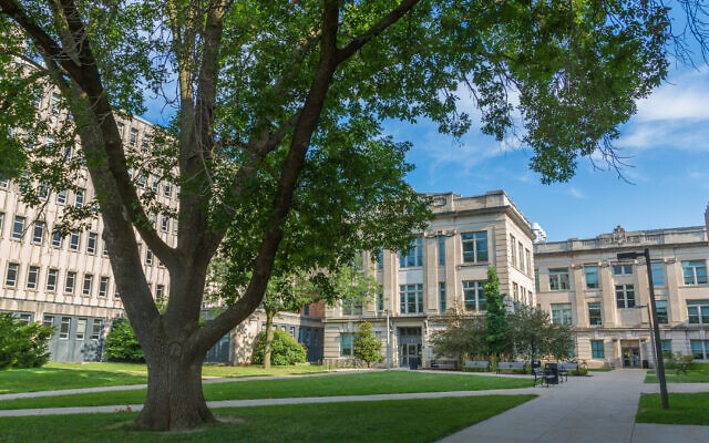 Une vue d'ensemble du campus de l'Université d'Iowa à Iowa City.(Wikimedia Commons via JTA)
