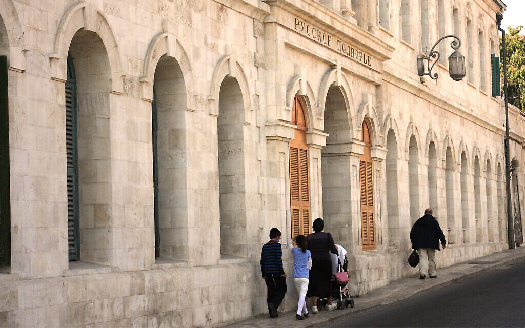 Un hôtel construit pour l'aristocratie russe à la fin du 19è siècle qui a rouvert ses portes en 2017 sous le nom de  Sergei Palace hotel. (Crédit : Shmuel Bar-Am)