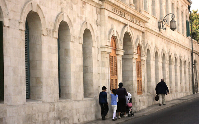 Un hôtel construit pour l'aristocratie russe à la fin du 19è siècle qui a rouvert ses portes en 2017 sous le nom de  Sergei Palace hotel. (Crédit : Shmuel Bar-Am)
