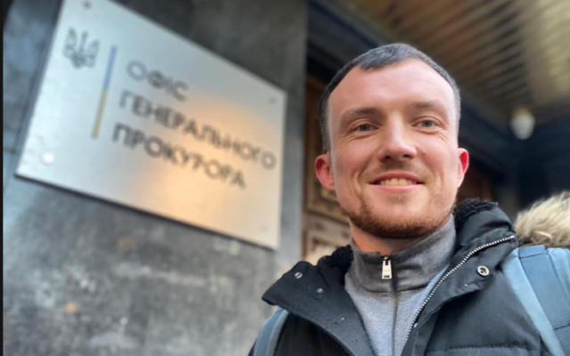 Oleksander Lemenov devant le bureau du procureur général de l'Ukraine, le 3 février 2020. (Facebook)