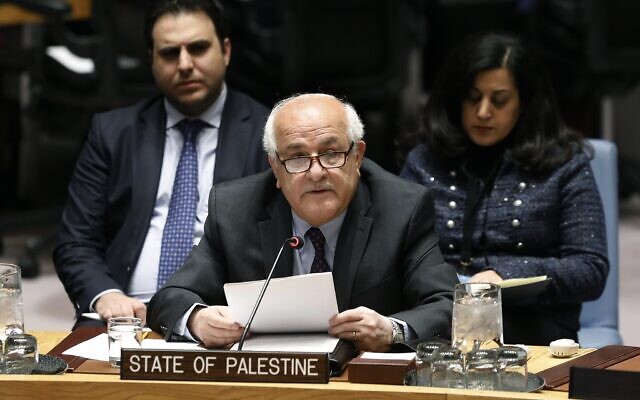 L'ambassadeur palestinien Riyad Mansour s'adresse au Conseil de sécurité des Nations Unies, au siège de l'ONU, le 22 janvier 2019. (Crédit : Richard Drew/AP)