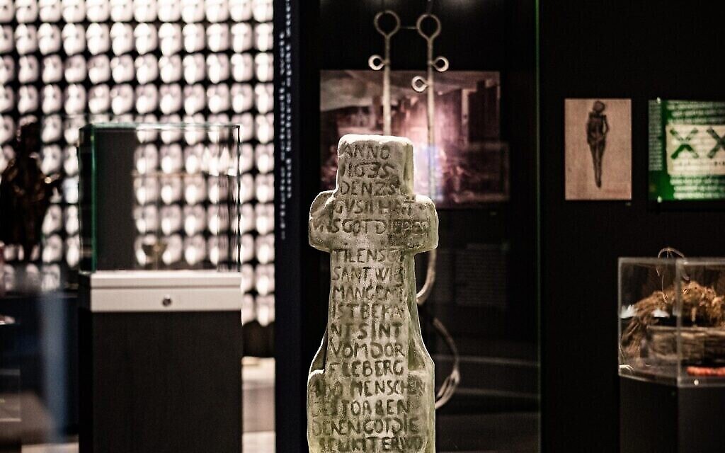 Une croix visant à protéger contre la peste (Autorisation : Musée d'archéologie de Herne/ photo/ peter-juelich.com)