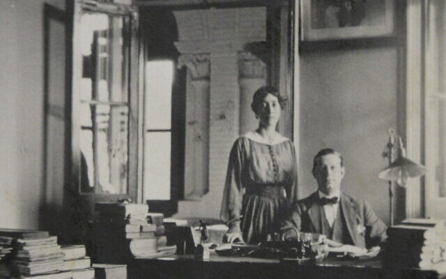 Une photo de la collection de Julio Palencia et Zoe Dragoumis, qui ont été en poste dans huit endroits différents à travers le monde dont le Costa Rica, la Chine, le Maroc, l'Afrique du Sud, la Turquie et la Bulgarie entre 1914 et 1943. (Avec l'aimable autorisation de la Bibliothèque Gennadius)