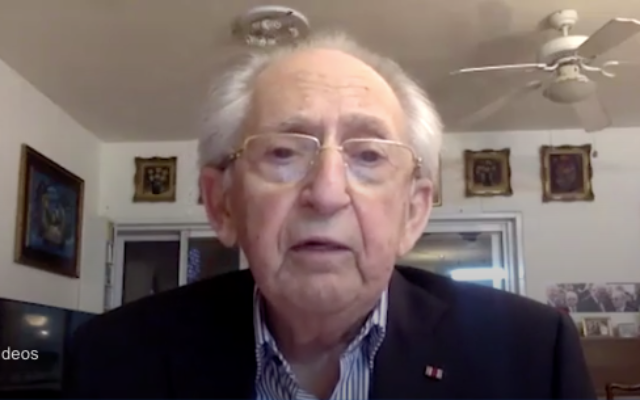 Abba Naor, survivant de la Shoah, lors de la surprise organisée en vidéo conférence par Tsahal et l'US Navy à l'occasion du 75e anniversaire de la libération de Dachau, et du 72e Yom Haatsmaout, le 29 avril 2020. (Capture d'écran)