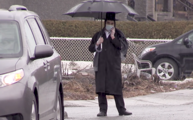 Un résident de Boisbriand au Canada pendant le confinement (Capture d'écran : YouTube)