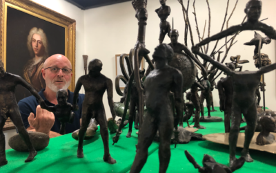 Le sculpteur Dan Reisner souffre de syndrome de stress post-traumatique depuis son service militaire lors de la première guerre du Liban, qu'il considère comme la version israélienne de la guerre du Vietnam. (Crédit : Jessica Steinberg/ The Times of Israel)