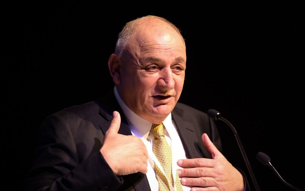L'homme d'affaires israélien Yitzhak Tshuva lors d'une conférence sur l'énergie à Tel Aviv, le 27 février 2018 (Crédit : Flash90) L'homme d'affaires israélien Yitzhak Tshuva lors d'une conférence sur l'énergie à Tel Aviv, le 27 février 2018 (Crédit : Flash90)