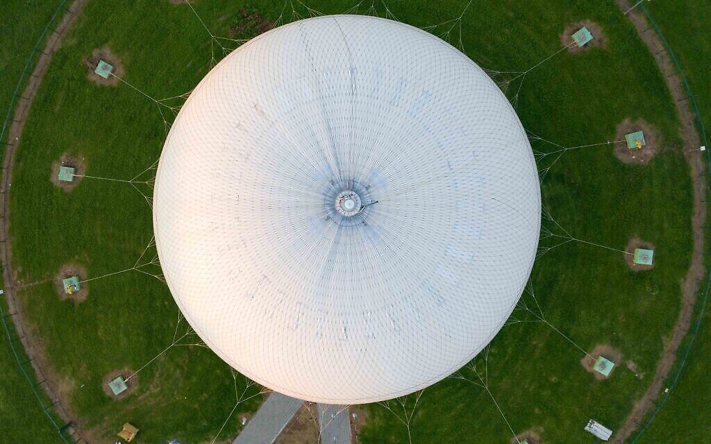 TLV Balloon, la montgolfière installée à Ganei Yehoshua, Tel Aviv, mars 2020. (Crédit : Lord K2)