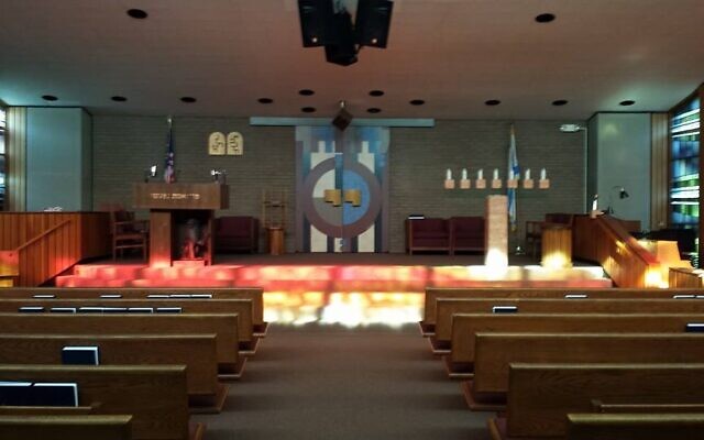Le synagogue Anshai Emeth à Peoria, dans l'Illinois (Crédit : Facebook via JTA)