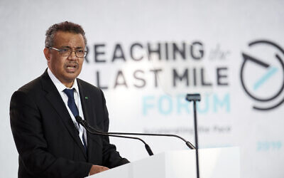 Le Directeur général de l'Organisation mondiale de la santé (OMS) Tedros Adhanom Ghebreyesus au Louvre d'Abu Dhabi, le 19 novembre 2019. (Crédit : Jonathan Gibbons/Reaching the Last Mile Forum via AP Images)