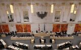Une session du parlement autrichien à Vienne, en Autriche, le 10 janvier 2020. (Crédit : Ronald Zak/AP)