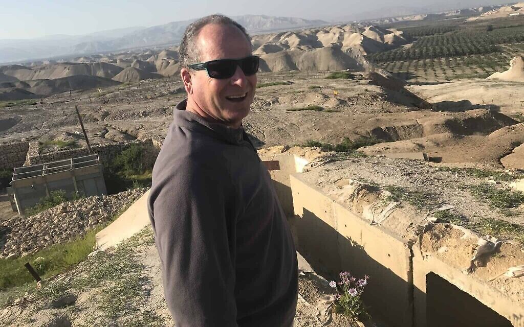 L'activiste pour la paix et expert de la Cisjordanie Dror Etkes. (Crédit : Amir Ben-David/ Zman Yisrael)