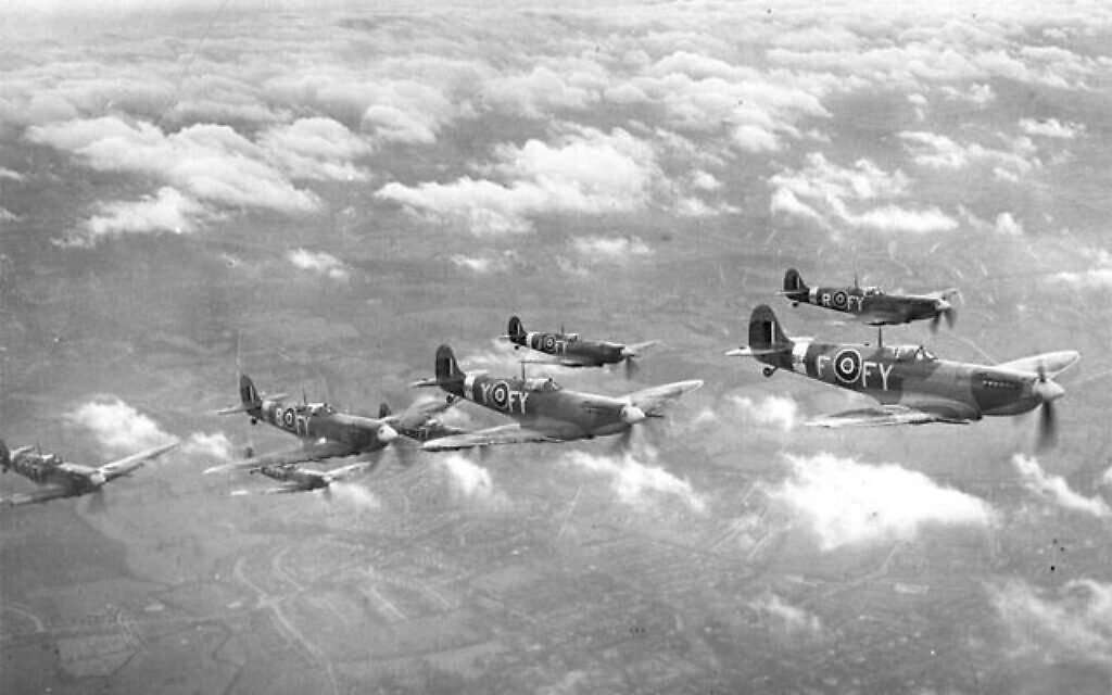 Des avions Spitfires de la RAF basés sur le champ d'aviation de Biggin Hill, dans le sud de l'Angleterre (Crédit : Domaine public)