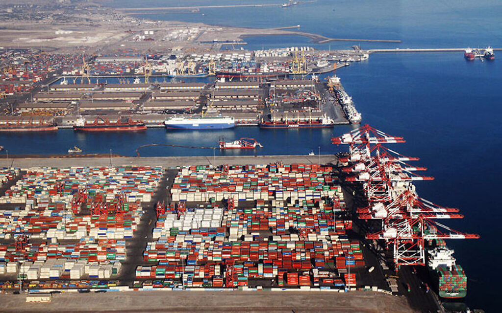 L'installation portuaire de Shahid Rajaee dans la ville côtière iranienne de Bandar Abbas. (Organisation portuaire et maritime iranienne) L'installation portuaire de Shahid Rajaee dans la ville côtière iranienne de Bandar Abbas. (Organisation portuaire et maritime iranienne)