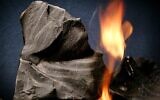 Du schiste bitumeux en train de brûler (Crédit : AP Photo/Douglas C. Pizac)