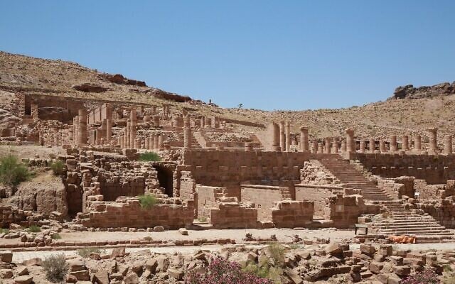 La cité antique de Pétra en Jordanie vidée de ses touristes en raison de la pandémie de coronavirus, le 1er juin 2020. (Photo by Khalil MAZRAAWI / AFP)