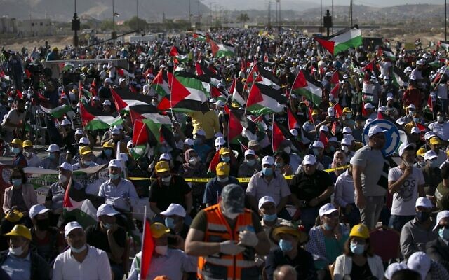 Des Palestiniens participent à un grand rassemblement pour protester contre le projet d'annexion de certaines parties de la Cisjordanie par Israël, à Jéricho, le 22 juin 2020. (ABBAS MOMANI / AFP)